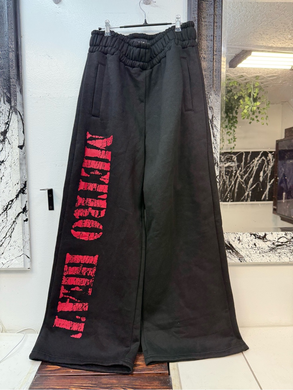 Metro Black Elastic Waist oversized Sweatpants with White Label
